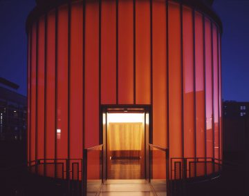 <p>
	James Turrell. <em>Light Reign (Exterior detail)</em>. 2003. Permanent skyspace and exterior illumination work. Copyright: James Turrell. Photo: Lara Swimmer.</p>
