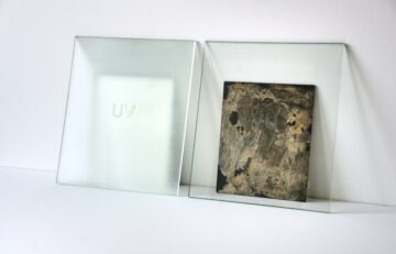 <p>Carrie Yamaoka. <em>UV/VU</em>. 1992. Etched glass and mirrors. Courtesy of the artist.</p>
